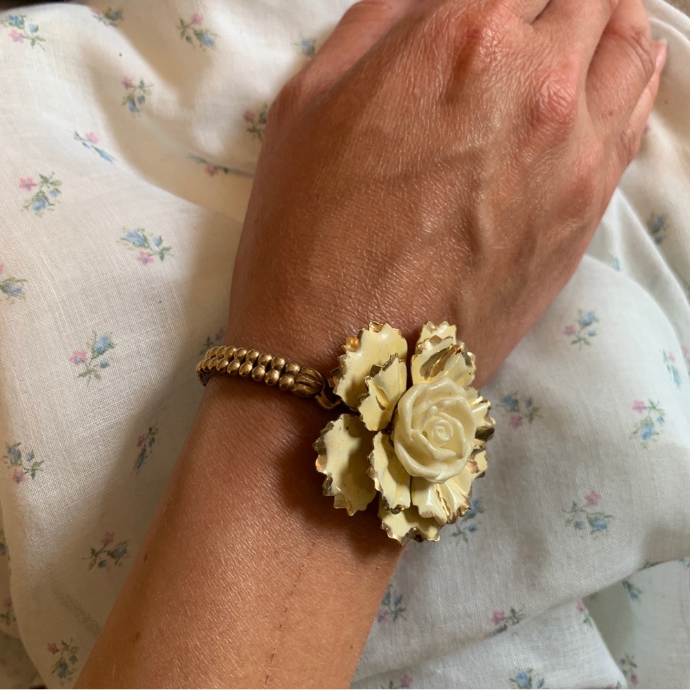 Cottagecore enamel flower bracelet